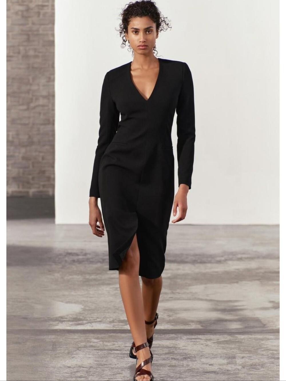 Zara Ruched Waist Black Stetchy Midi Dress V Neck Minimalist Chic Careerware SM
